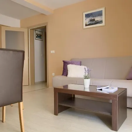 Apartman Sea Breeze - Beachfront