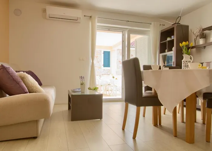 Sea Breeze - Beachfront * Kali