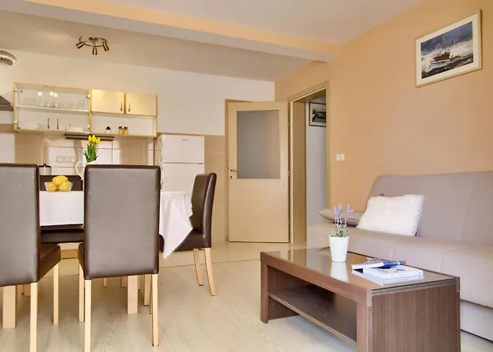 Sea Breeze - Beachfront