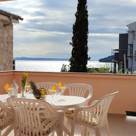 Sea Breeze - Beachfront Lejlighed