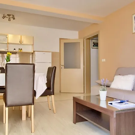 Sea Breeze - Beachfront