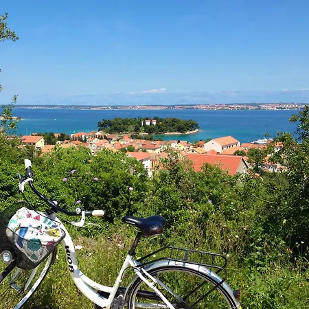 Sea Breeze - Beachfront * Kali