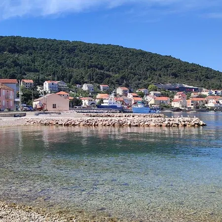 Sea Breeze - Beachfront * Kali