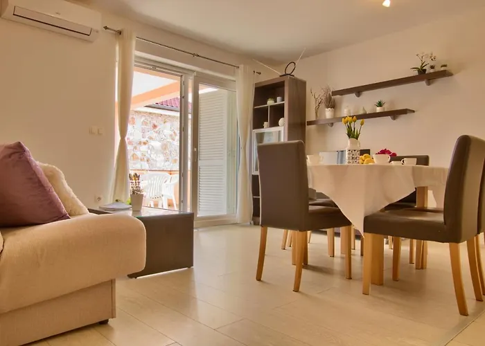 Apartman Sea Breeze - Beachfront
