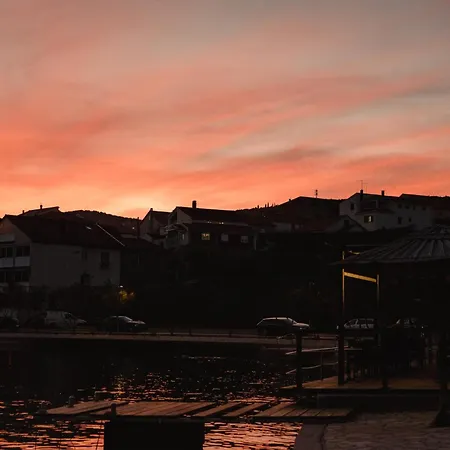 Sea Breeze - Beachfront * Kali